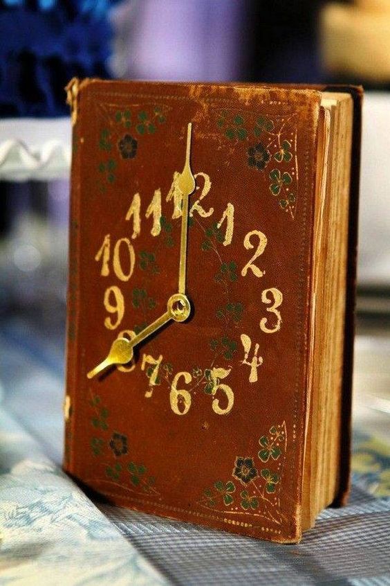 Cute book clock