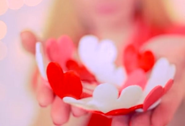5 Magnificent Valentine’s Day Gift and Decor Ideas (Video)