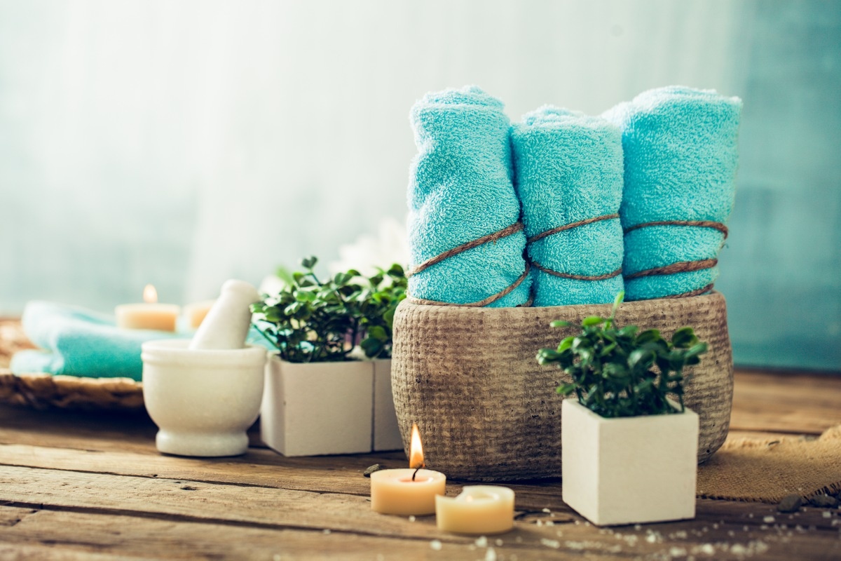 10 Beautiful DIY Towel Holders