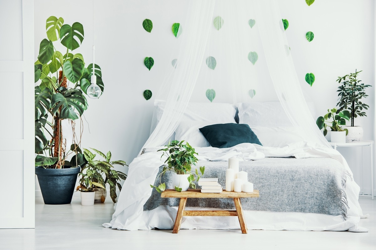 10 Fabulous DIY Canopy Beds